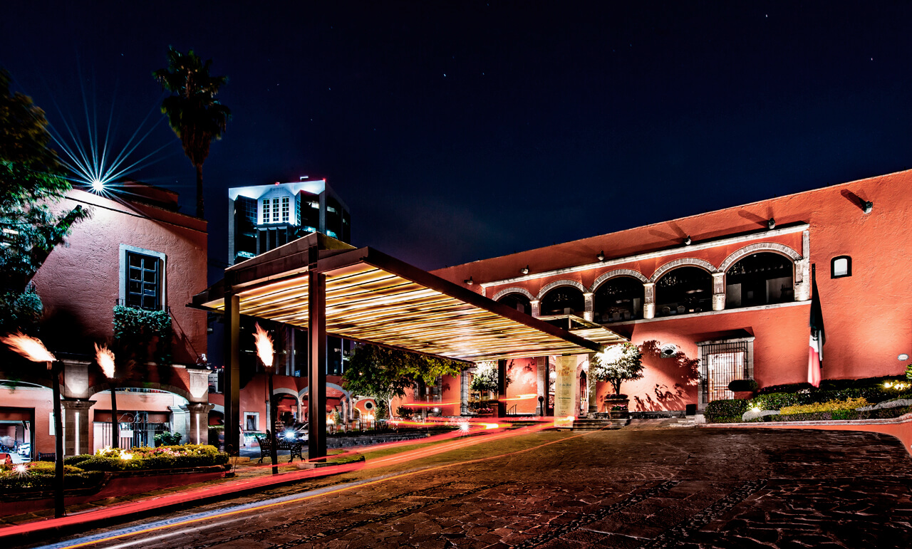 Hacienda de los Morales at night